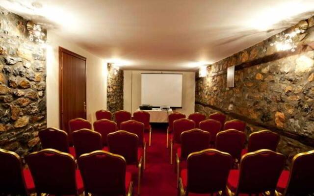 Lithos Hotel & Spa