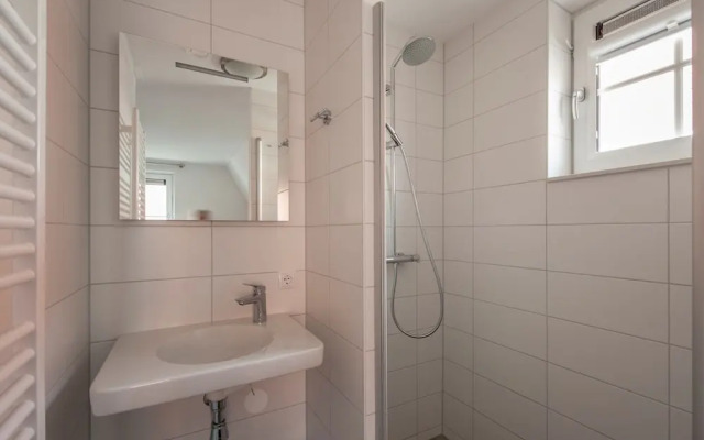 Luxurious Stately Villa With 2 Bathrooms, 1km From the Beach