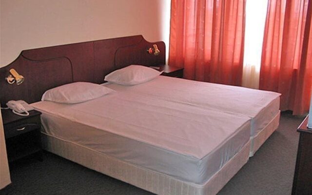 Dahlia Garden Hotel