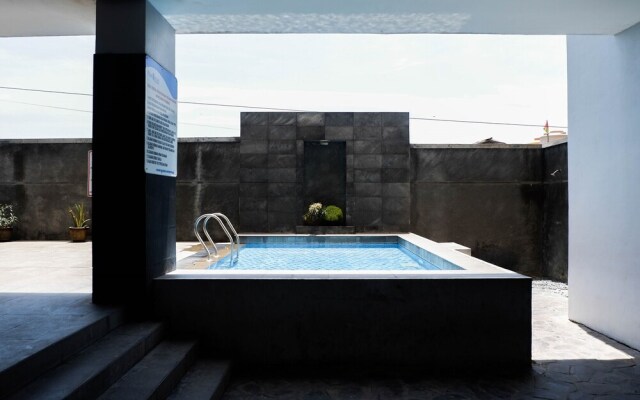 Relaxing Studio Apartment At Puri Mas