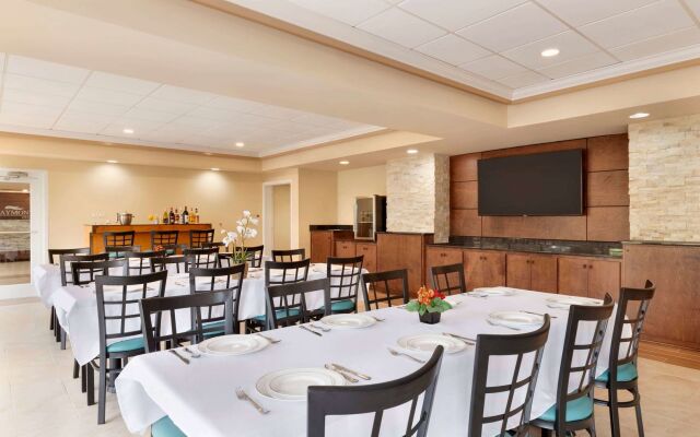 Garner Hotel August West by IHG