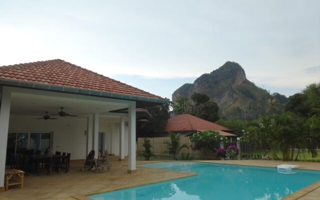 The Relaxing Pool Villa