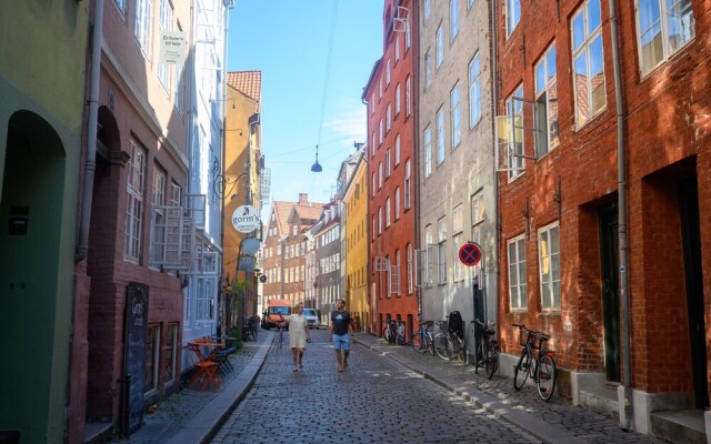 Gorgeuos Three-bedroom Apartment in Historical Copenhagen