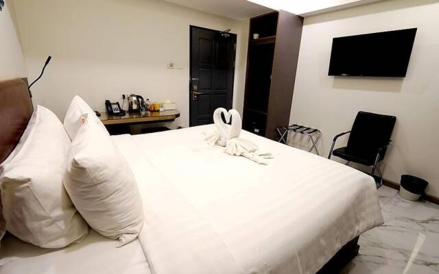 RoomQuest Sukhumvit 36 BTS Thonglor