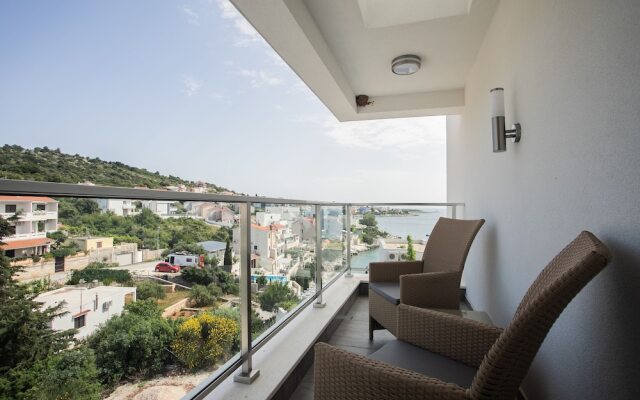 Villa Compass Luxury in a natural bay