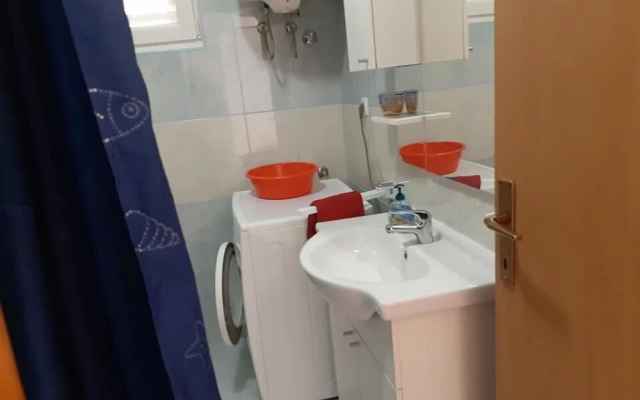 Nada- sea View - A2 - Crveni