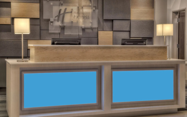 Holiday Inn Express & Suites Victoria - Colwood