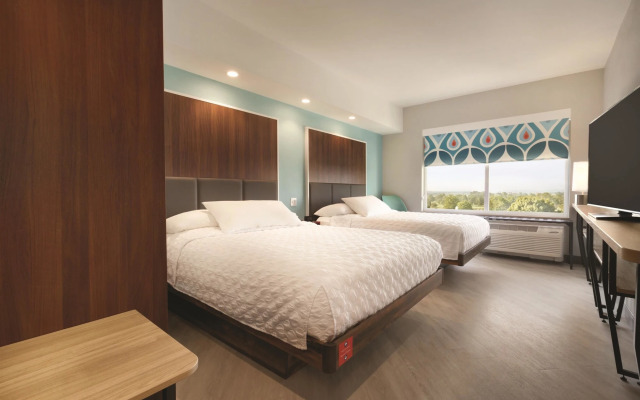 Tru by Hilton Lancaster East