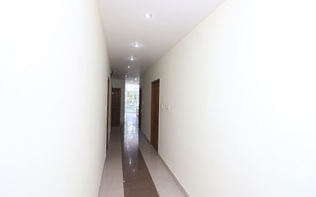 OYO 9848 Hotel Dev Palace