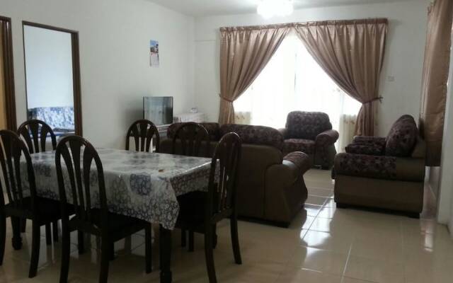 Aaron Apartment at Crown Imperial