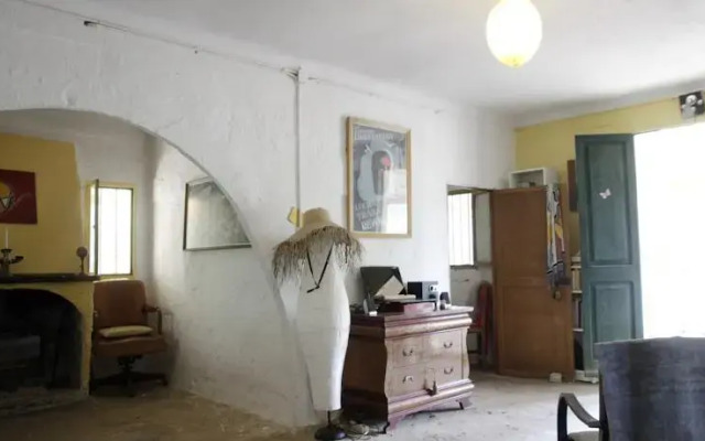 Artistic Hippie Country Chalet