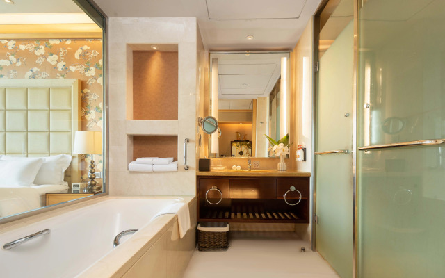 Crowne Plaza Xiangyang by IHG
