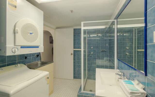 Heart of Surfers Paradise - Ocean Views