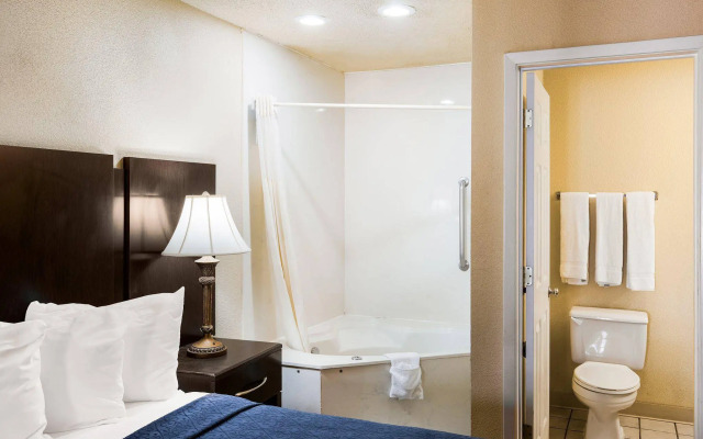 Quality Inn & Suites