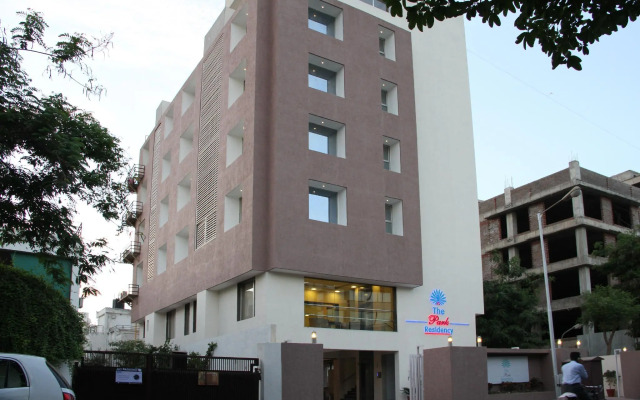 OYO Premium Vastrapur Lake