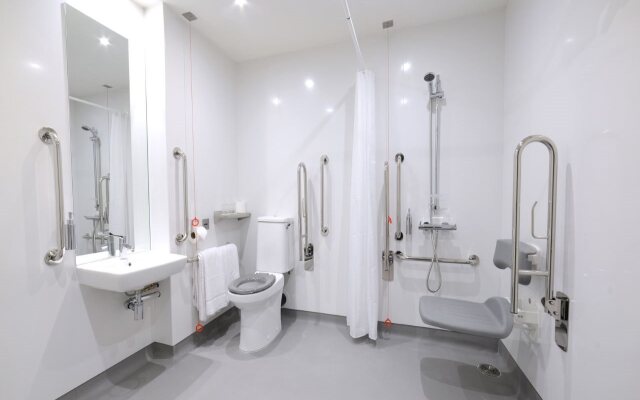 Travelodge PLUS Dublin City Centre