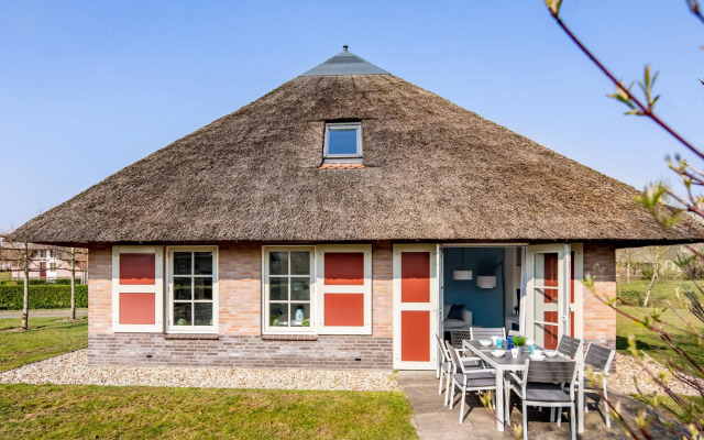 Thatched Villa With Dishwasher Near Appelscha