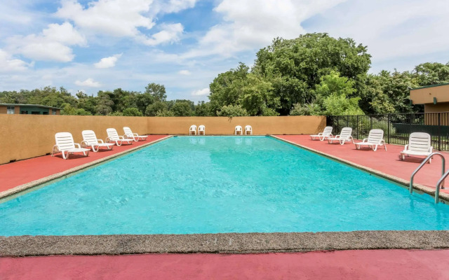 Ramada by Wyndham Roanoke