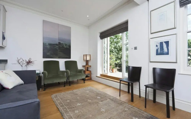 St Anns Road by Onefinestay