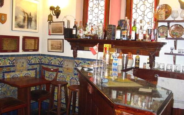 The Clifford Hotel