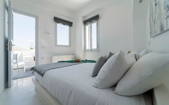 Akrotiri Cycladic Suites