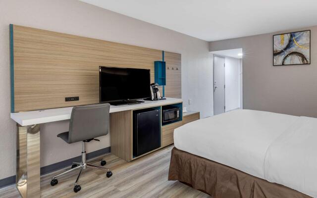 Holiday Inn Fayetteville-I-95 South