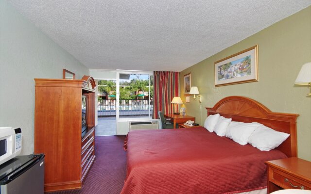 Howard Johnson by Wyndham Tropical Palms Kissimmee