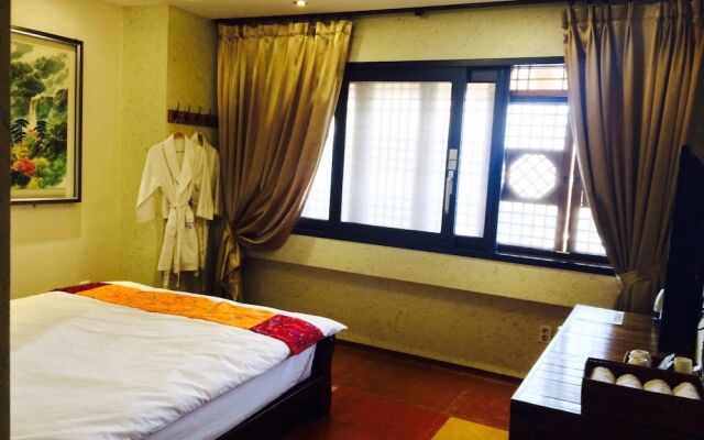 Jeonju Hanok Taejogung Hotel