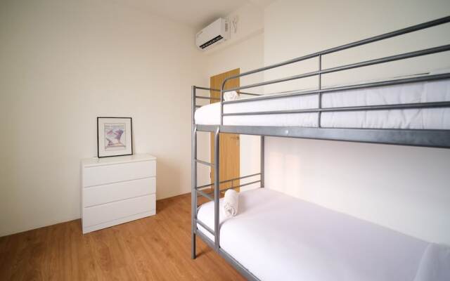 Wonderful 2Br Combine At Bale Hinggil Apartment