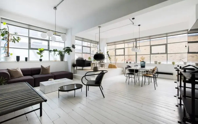 Bright Work Live Industrial Loft in Shoreditch