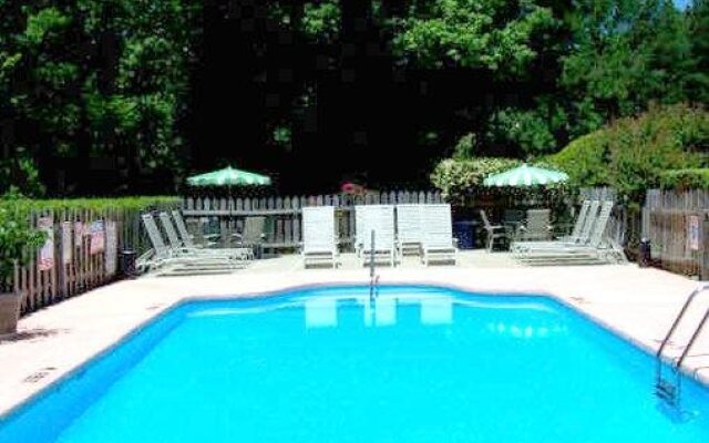 Durham Skyland Magnuson Hotel