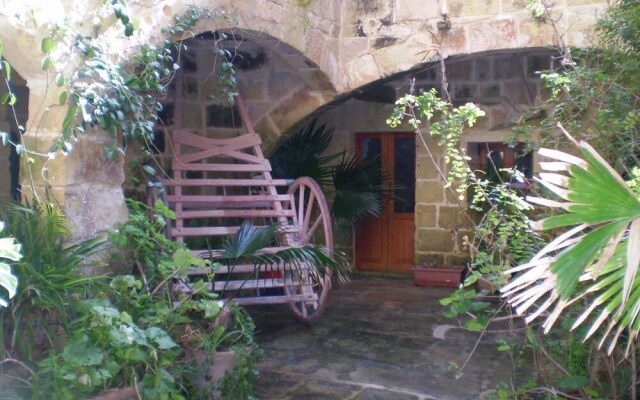 Ta' Karmni Farm Five Stars Holiday House