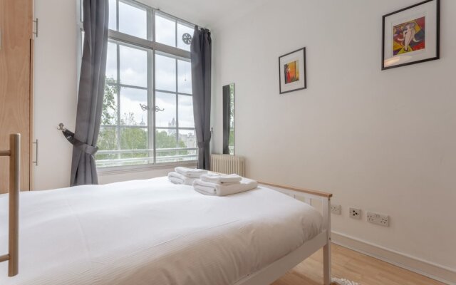 2 Bedroom Flat With Tower Bridge View