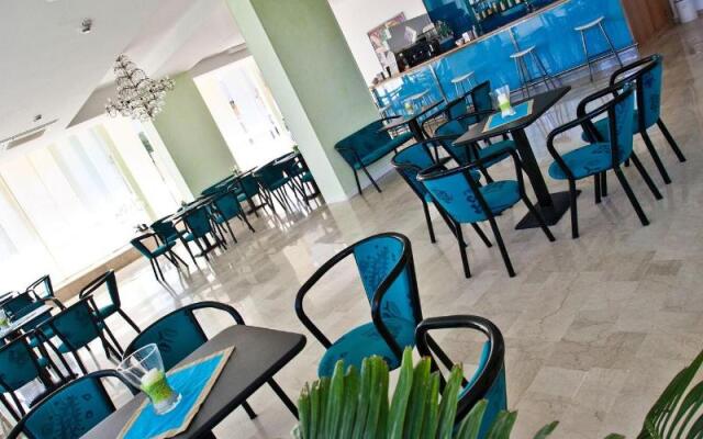 Hotel Holiday Park