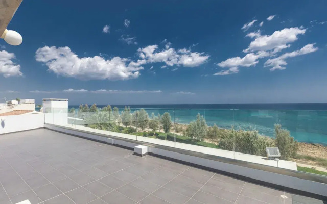 Protaras Holiday Villa El34 - Seafront Villa