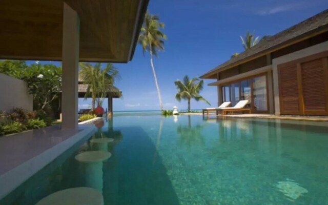 5 Bedroom Beachfront Villa - Chef Maid Nanny