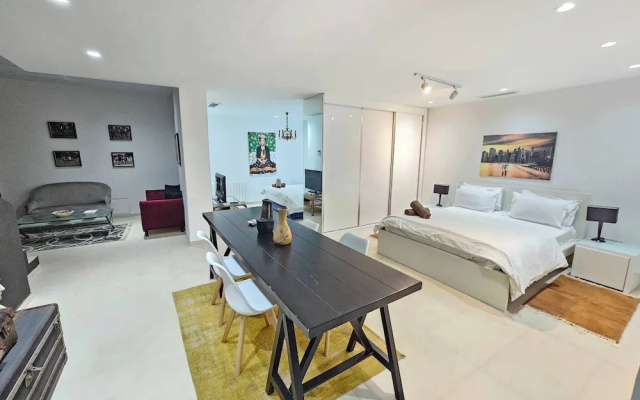 Elegant and Modern Villa V 04