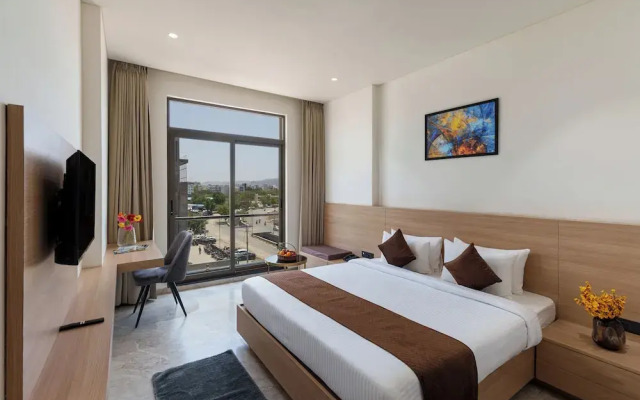 7 Rays Hotel