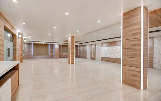 Capital O 30624 Hotel Triton