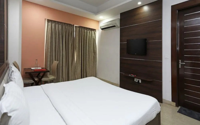 The Signature Hotel By OYO Rooms