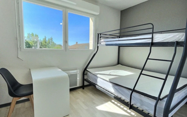 Spacious Maisonette Near the Beach