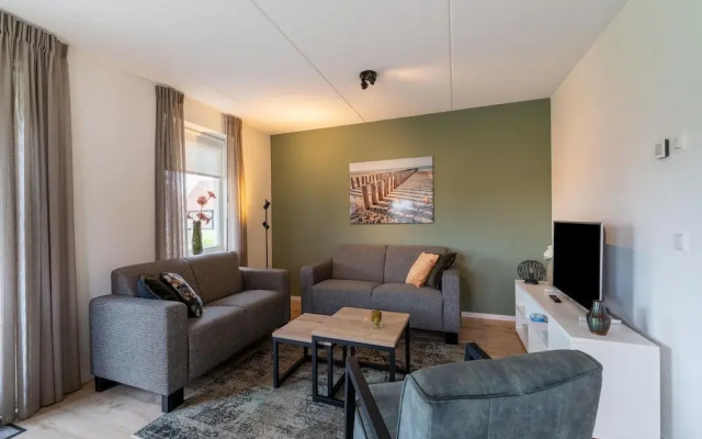 Cozy Retreat With Parking and Charging