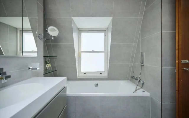 The Radnor Mews Residence Stylish 3bdr Mews House