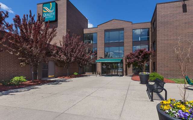 Quality Suites Lansing