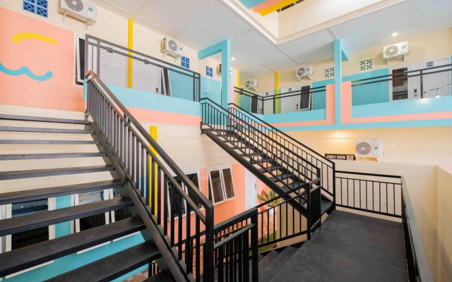 Sans WM Hotel Blitar