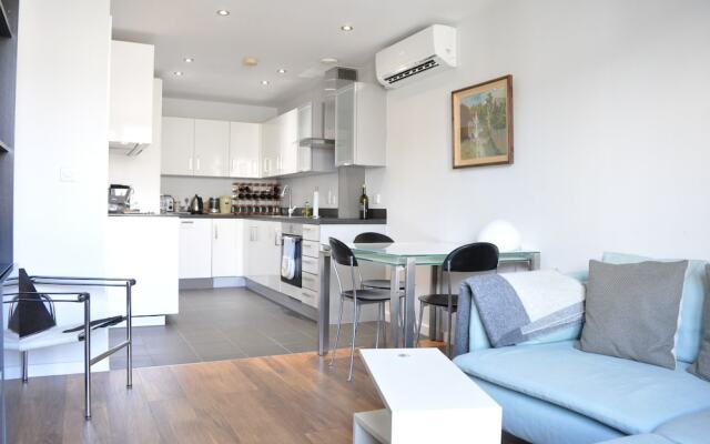 Modern 1 Bedroom Pimlico Flat by the River