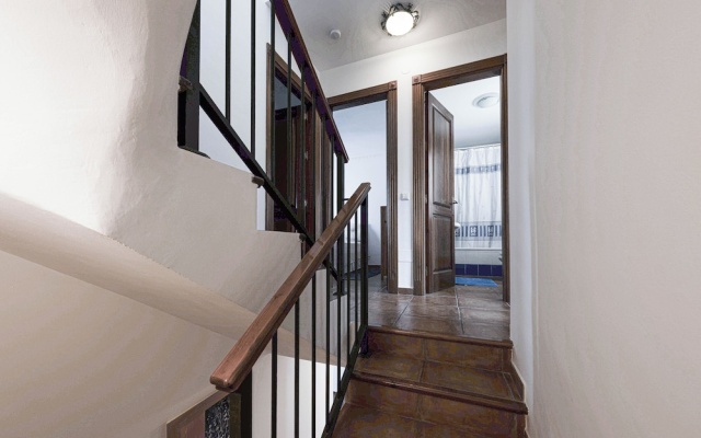Spacious 4BR Townhouse - Rooftop Terrace