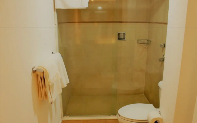 Condesa Suites