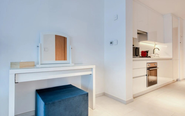 Maison Privee - Marquise Square - 1115