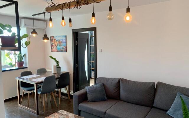 Nosen Asime Apartment
